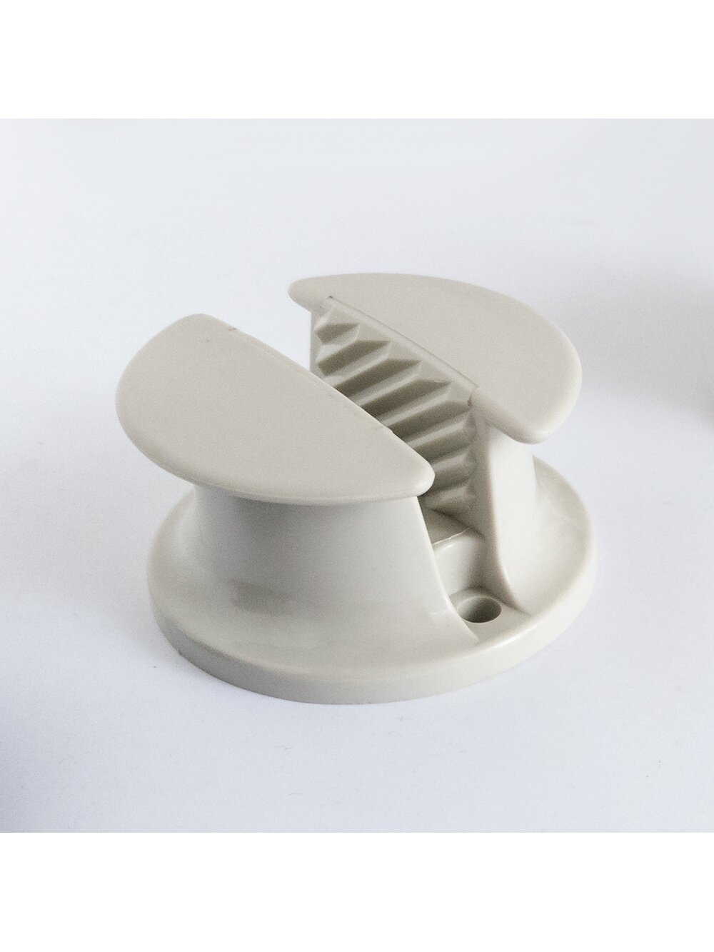 12 mm virvės fiksatorius Runos, pilkas, 2 vnt. 12 mm virvės fiksatorius Runos, pilkas, 2 vnt.