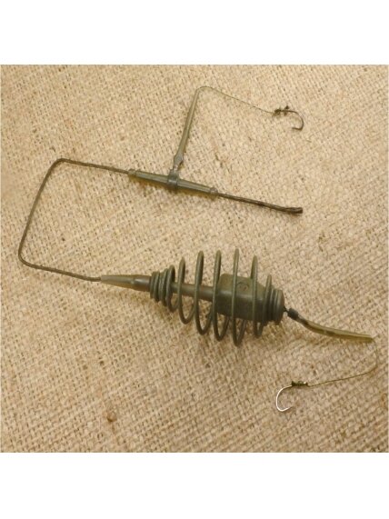 Sistemėlė karpinė „Carp Leadcore“ su 2-jais kabliukais Nr.6 ir šėryklėlė 1 vnt. Sistemėlė karpinė „Carp Leadcore“ su 2-jais kabliukais Nr.6 ir šėryklėlė 1 vnt.